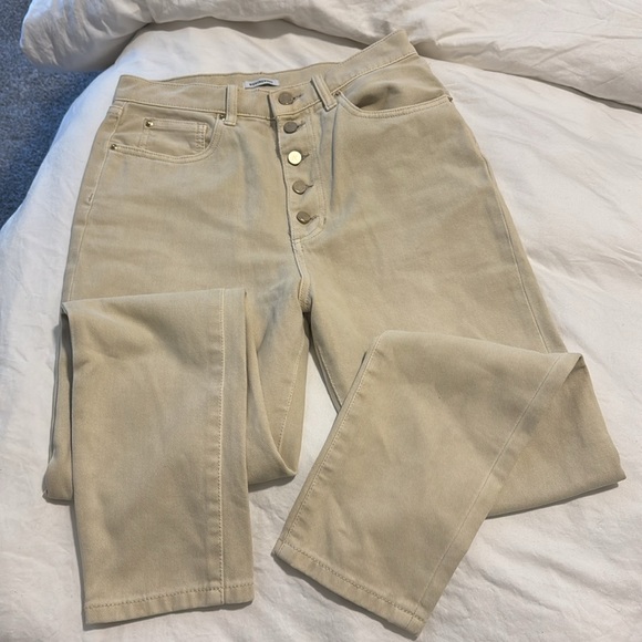 We wore what high rise button straight - Picture 2 of 4